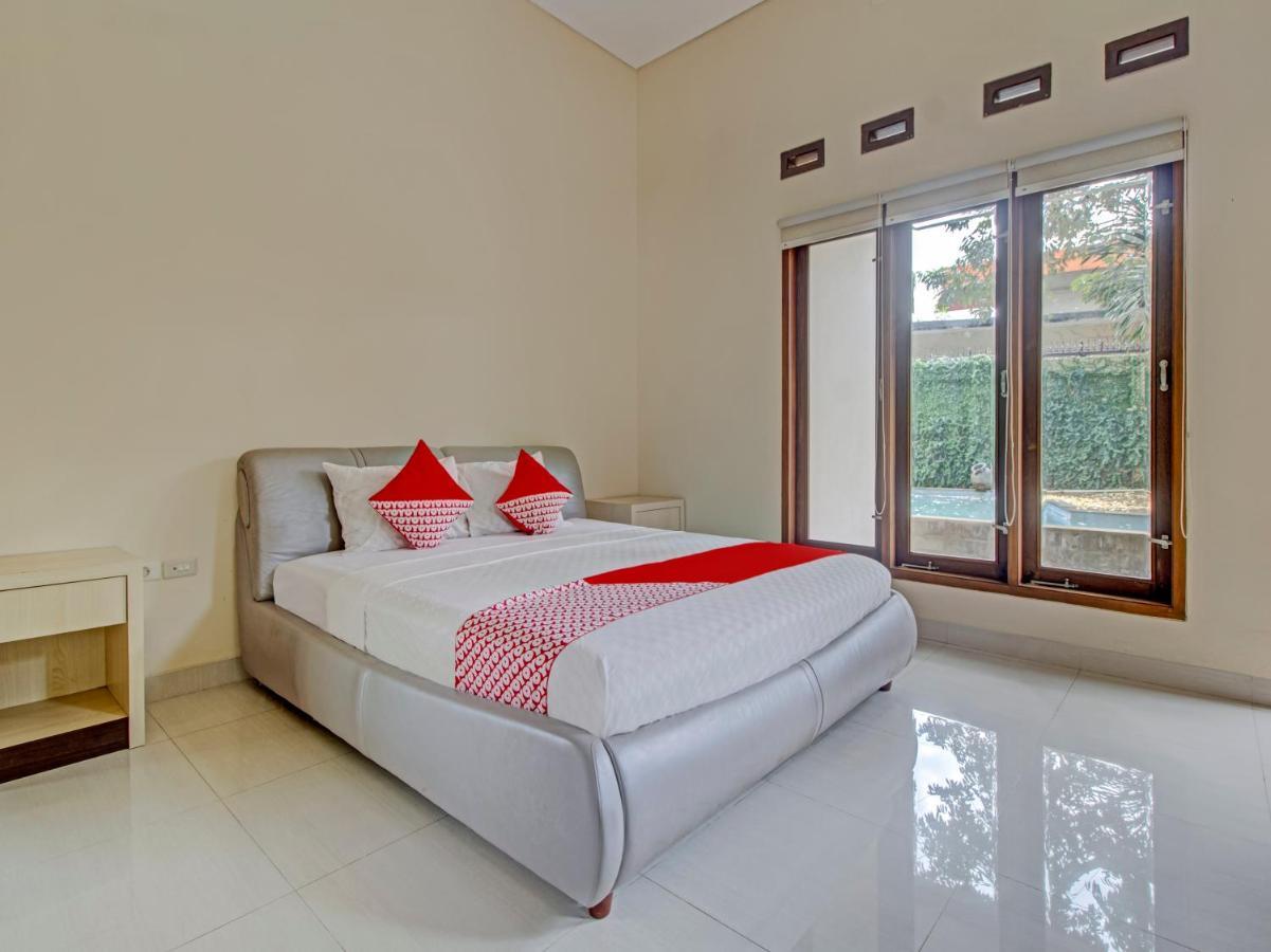 Oyo 89997 Hotel Bumi Kedaton Waterpark Бандар-Лампунг Экстерьер фото