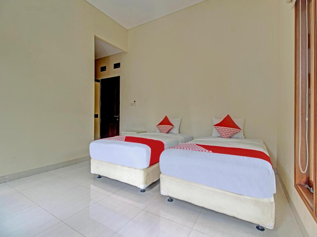 Oyo 89997 Hotel Bumi Kedaton Waterpark Бандар-Лампунг Экстерьер фото