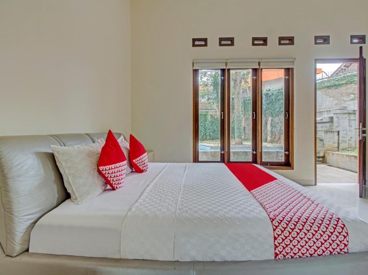Oyo 89997 Hotel Bumi Kedaton Waterpark Бандар-Лампунг Экстерьер фото