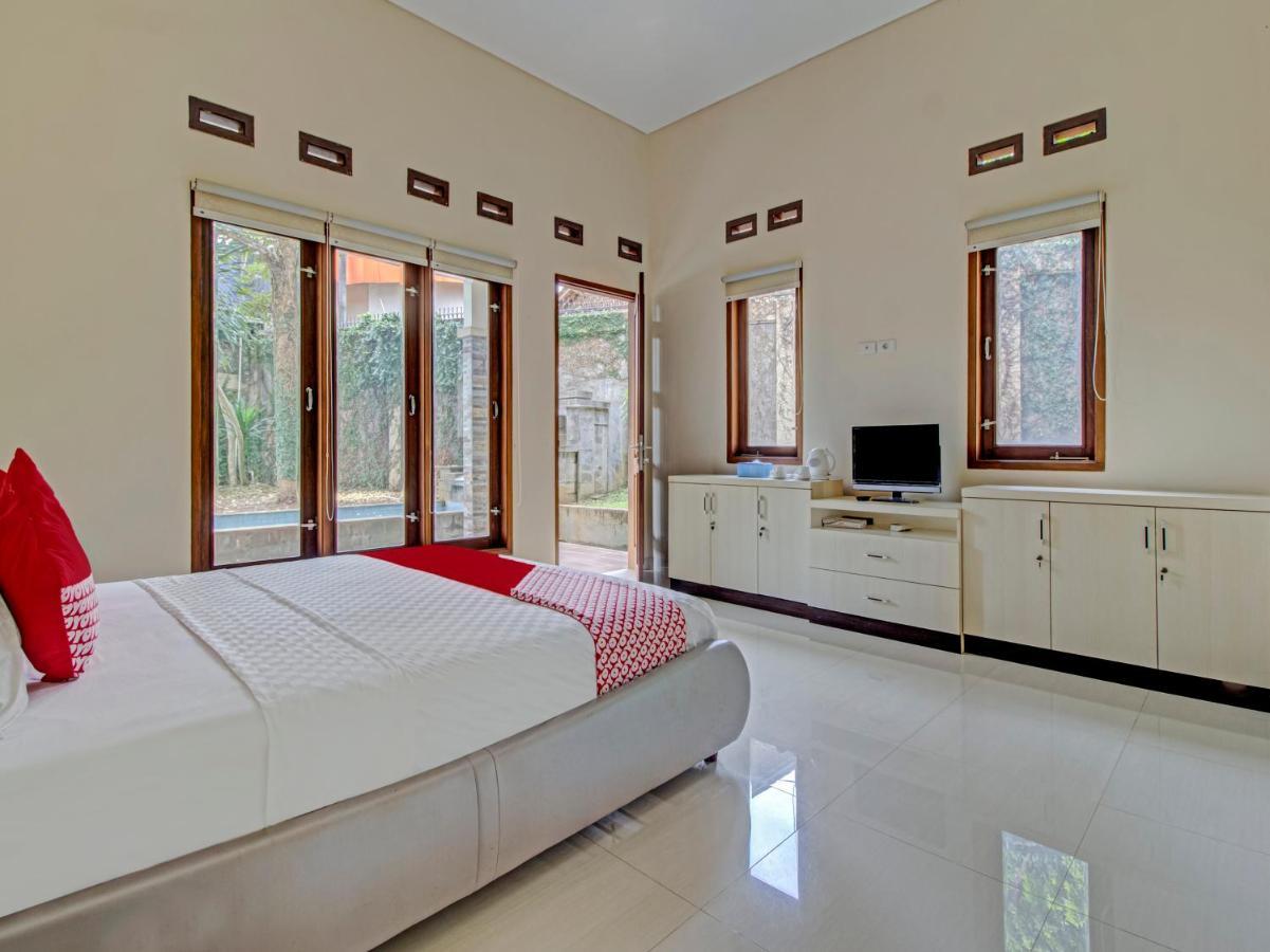 Oyo 89997 Hotel Bumi Kedaton Waterpark Бандар-Лампунг Экстерьер фото